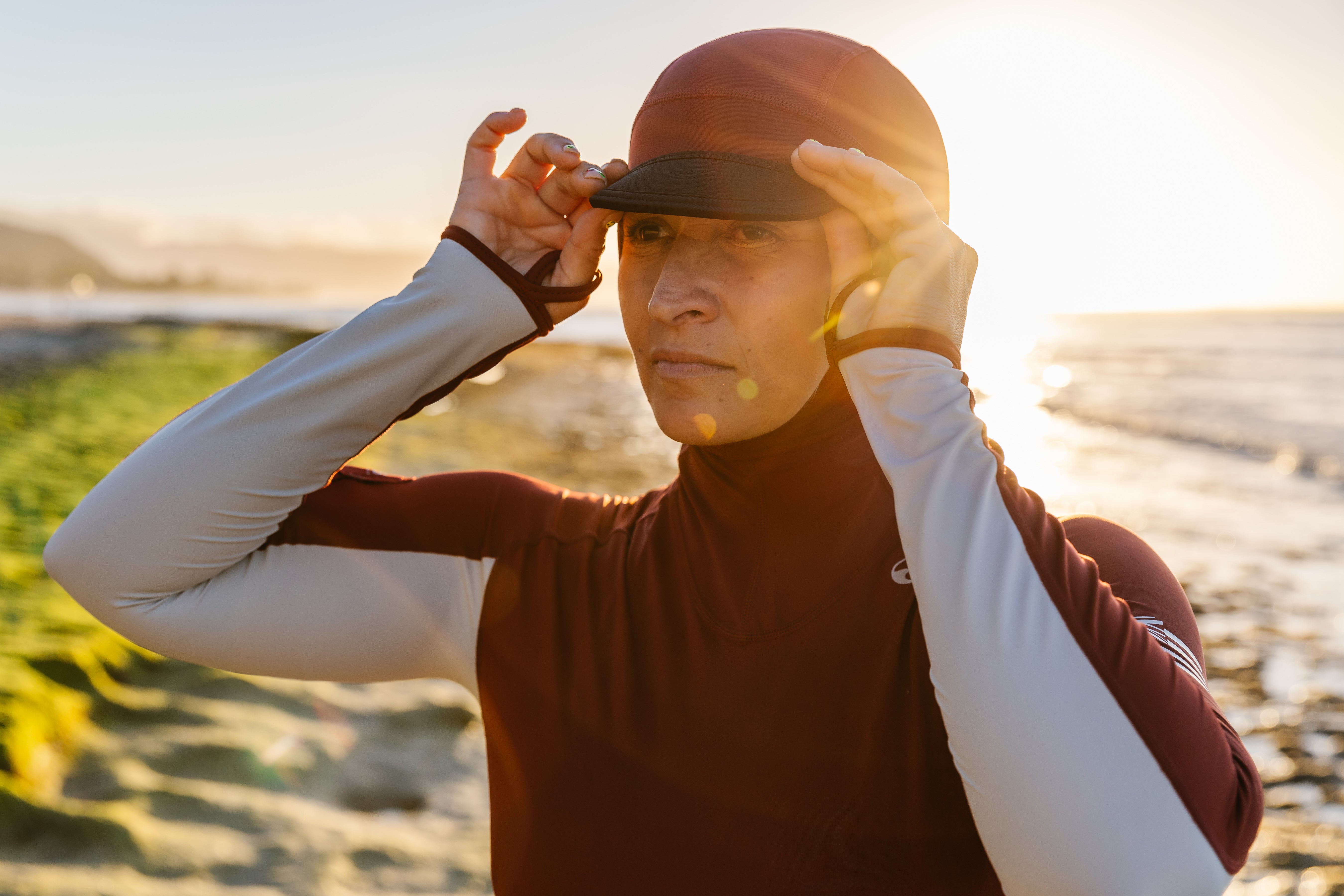 ウォーキング・ランニングウェア Sasquatchfabrix. THREE LAYERED CAPE Maroon Carvico Hooded Surf Rashguard – WAIHANA